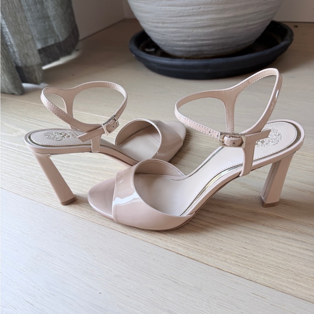 Vince Camuto Lilah ankle strap sandals size 9.5/41